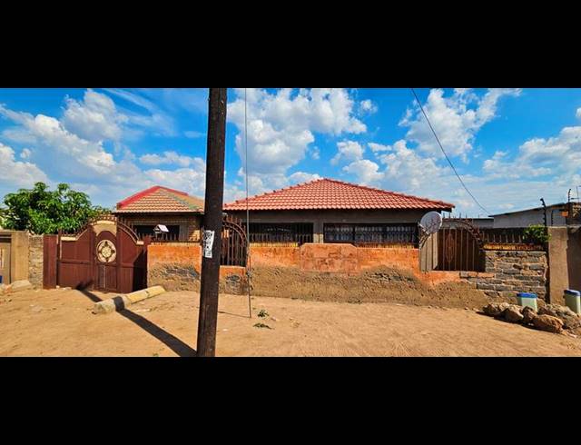 4 BEDROOM HOUSE FOR SALE IN SOSHANGUVE TT